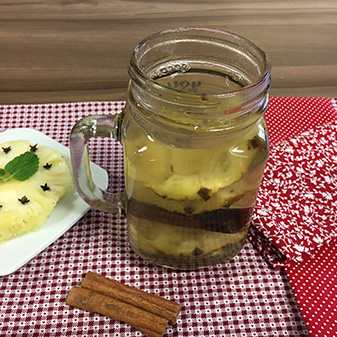image of Chá de casca de abacaxi: aprenda para que serve e como ...