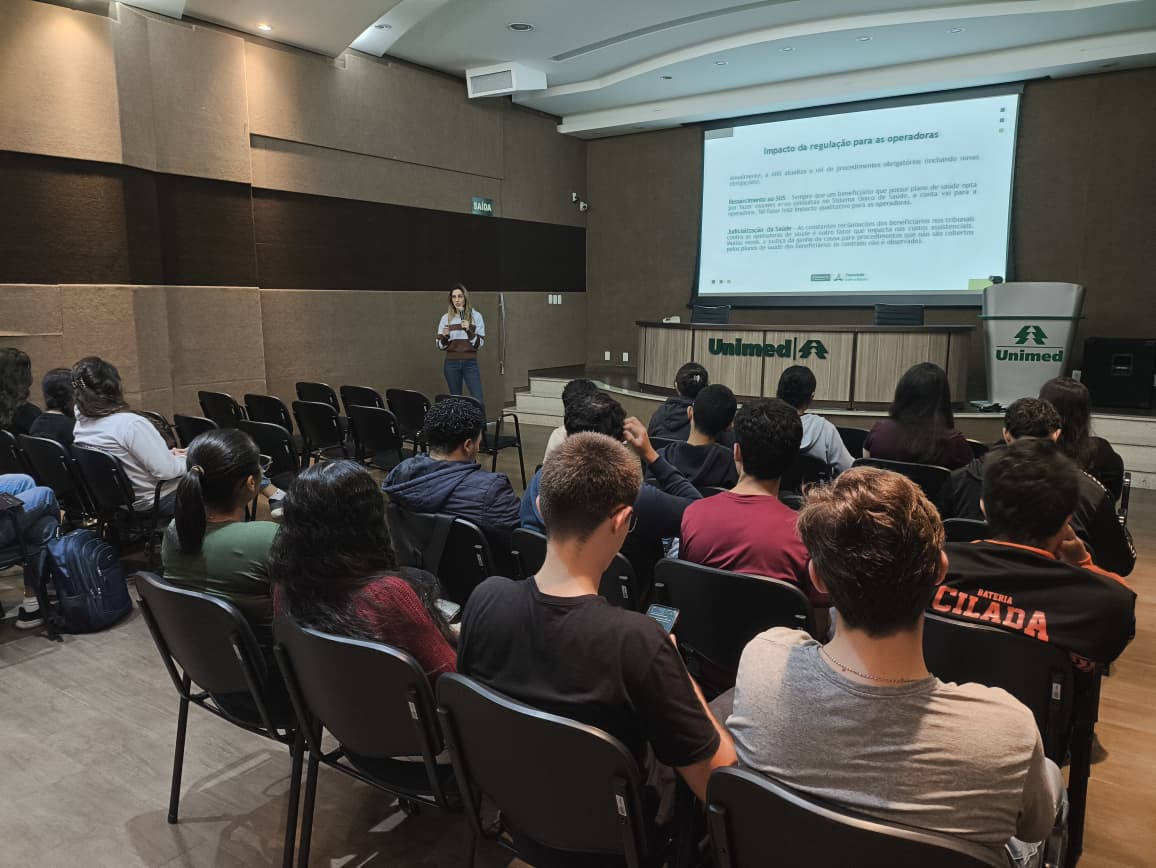Estudantes da Unifal conheceram mais sobre cooperativismo